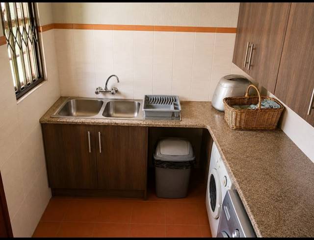 4 BEDROOM HOUSE FOR SALE IN CLUBVIEW